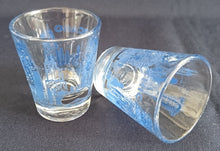 Lade das Bild in den Galerie-Viewer, 4er Set SHOT KURZE SCHNAPS- GETRÄNKEGLÄSER - Hartglas, USA Chicago City Metropole Stadt Aufschrift Motiv Dekor