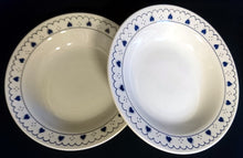 Lade das Bild in den Galerie-Viewer, 2er Set SUPPENTELLER - Porzellan, Herz Punkte Linien Striche Wellen Motiv Dekor