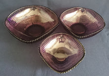 Lade das Bild in den Galerie-Viewer, GROßE BEILAGENSCHÜSSEL - Hartglas, Linien Wölbungen Relief Motiv Dekor