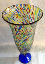 Lade das Bild in den Galerie-Viewer, BLUMENVASE - Hartglas, Abstrakt Schräge Streifen Linien Striche Motiv Dekor
