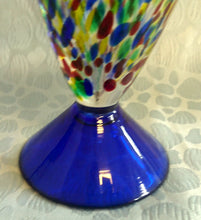 Lade das Bild in den Galerie-Viewer, BLUMENVASE - Hartglas, Abstrakt Schräge Streifen Linien Striche Motiv Dekor