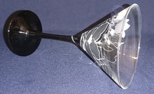 Lade das Bild in den Galerie-Viewer, COCKTAIL~ GETRÄNKEGLAS - Hartglas, Orchideenblüten Blumen Pflanzen Blatt Blätter Motiv Dekor