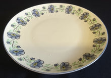 Lade das Bild in den Galerie-Viewer, DESSERTTELLER - Porzellan, Flora Blumenblüten Knospen Blatt Blätter Motiv Dekor