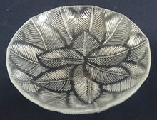 Lade das Bild in den Galerie-Viewer, 2er Set DESSERTSCHALEN - Hartglas, Flora Blatt Blätter Pflanzen Relief Motiv Dekor