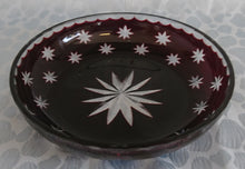 Lade das Bild in den Galerie-Viewer, DESSERTSCHALE - Kristallglas, Gezackt Sterne Sternchen Motiv Dekor
