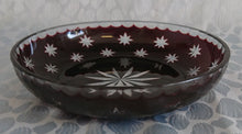 Lade das Bild in den Galerie-Viewer, DESSERTSCHALE - Kristallglas, Gezackt Sterne Sternchen Motiv Dekor