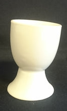 Lade das Bild in den Galerie-Viewer, 2er Set EIERBECHER - Porzellan, Gastronomisches Einfärbiges Motiv Dekor