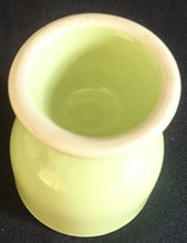 Lade das Bild in den Galerie-Viewer, EIERBECHER - Porzellan, Zweifärbiges Farben Motiv Dekor