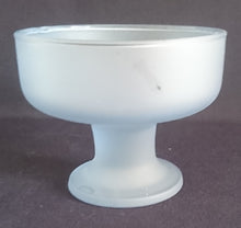 Lade das Bild in den Galerie-Viewer, EISBECHER ~SCHALE - Hartglas, Partyfarbende Moderne Einfärbiges Motiv Dekor (Blau)