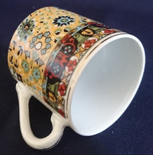 Lade das Bild in den Galerie-Viewer, ESPRESSOTASSE - Porzellan, Abstrakte Geometrische Blüten Motiv Dekor (nBC)