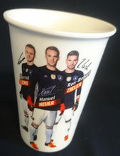 Lade das Bild in den Galerie-Viewer, 4er Set GETRÄNKEBECHER "Europa Meisterschaft 2016" - Porzellan, Fußballspieler Torwart Abwehr Mittelfeld Sturm Aufschrift Motiv Dekor