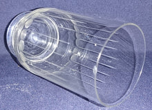 Lade das Bild in den Galerie-Viewer, 2er Set GETRÄNKEGLÄSER - Hartglas, Linien Kreise Punkte Geschliffen Motiv Dekor