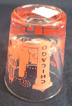 Lade das Bild in den Galerie-Viewer, 4er Set SHOT KURZE SCHNAPS- GETRÄNKEGLÄSER - Hartglas, USA Chicago City Metropole Stadt Aufschrift Motiv Dekor