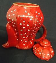 Lade das Bild in den Galerie-Viewer, KAFFEEKANNE MIT DECKEL - Keramik / Steingut, Punkte Dreier Kreise Senkrechte Balken Relief Motiv Dekor