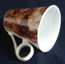 Lade das Bild in den Galerie-Viewer, 2er Set 2er KAFFEEGEDECKE - Porzellan, Gemälde Malerei Stadtleben Aufschrift Motiv Dekor