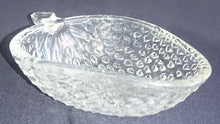 Lade das Bild in den Galerie-Viewer, KLEINE BEILAGEN~ DESSERTSCHALE - Hartglas, Obst Frucht Erdbeere Form Relief Motiv Dekor