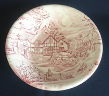 Lade das Bild in den Galerie-Viewer, MITTELGROßE BEILAGENSCHÜSSEL - Keramik / Steingut, Landschaft Dorf Haus Häuser Kutsche Pferde Motiv Dekor