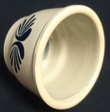 Lade das Bild in den Galerie-Viewer, SCHMALZTÖPFCHEN - Keramik / Steingut, Geometrisches Symetrisch Abstraktes Symbol Motiv Dekor (BC)