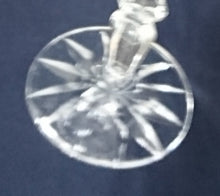 Lade das Bild in den Galerie-Viewer, SEKTFLÖTEN GETRÄNKEGLAS - 24% Pbo Bleikristall, Flora Abstrakt Gras Blumenblüten Stern Linien Motiv Dekor