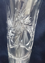 Lade das Bild in den Galerie-Viewer, SEKTFLÖTEN GETRÄNKEGLAS - 24% Pbo Bleikristall, Flora Abstrakt Gras Blumenblüten Stern Linien Motiv Dekor