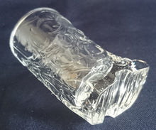 Lade das Bild in den Galerie-Viewer, 2er Set SHOT~ KURZE~ SCHNAPS~ GETRÄNKEGLAS - Kristallglas, Schuhe Lederstiefel Gerbungsstruktur Sohlen Schliff Motiv Form Dekor