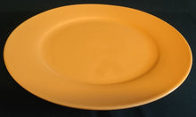 Lade das Bild in den Galerie-Viewer, 4er Set SPEISETELLER - Keramik / Steingut, Einfärbiges Modern Motiv Dekor (BC)