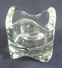 Lade das Bild in den Galerie-Viewer, TEELICHTGLAS - Hartglas, Gewölbter Geschwungener Rand Fuß Form Mo