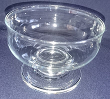 Lade das Bild in den Galerie-Viewer, EIS~ DESSERTSCHALE - Hartglas, Typische Gastronomische Form Dekor Motiv