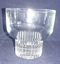 Lade das Bild in den Galerie-Viewer, EIS~ DESSERTSCHALE - Hartglas, Innere Kugeln Balken Spalten Relief Motiv Dekor