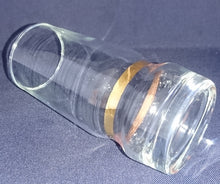 Lade das Bild in den Galerie-Viewer, LONGDRINK~ GETRÄNKEGLAS - Hartglas, Modernes Band Breiter Linien Golddekor Motiv