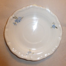 Lade das Bild in den Galerie-Viewer, 2er Set 2er MOCCAGEDECKE - Porzellan, Goldrand Vergiss mein Nicht Blumenblüten Flora Pflanzen Gewölbter Relief Motiv Dekor