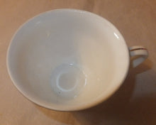 Lade das Bild in den Galerie-Viewer, MOCCATASSE - Porzellan, Goldrand Vergiss mein Nicht Blumenblüten Flora Pflanzen Gewölbter Relief Motiv Dekor