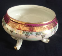 Lade das Bild in den Galerie-Viewer, SCHMUCKDOSE MIT DECKEL - Porzellan, Abstrakt Symbol Zeichen Menschen Frau Mann Motiv Dekor