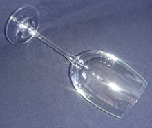 Lade das Bild in den Galerie-Viewer, WEIN~ GETRÄNKEGLAS - Hartglas, Klassisch Form Motiv Dekor