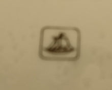 Lade das Bild in den Galerie-Viewer, KLEINE BLUMENVASE - Keramik / Steingut, Abstrakt Flora Fauna Blumen Blüten Tiere Linien Rand Motiv Dekor