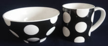 Lade das Bild in den Galerie-Viewer, 2er FRÜHSTÜCKSSET KAFFEETASSE & MÜSLISCHALE "Polkadot" - Porzellan, Punkte Kreise Flecken Motiv Dekor