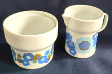 Lade das Bild in den Galerie-Viewer, 2er Set MILCHKÄNNCHEN & ZUCKERDOSE OHNE DECKEL - Porzellan, Flora Blumenblüten Pflanzen Motiv Dekor