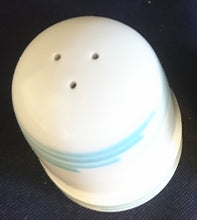 Lade das Bild in den Galerie-Viewer, PFEFFERSTREUER "Friesland" - Porzellan, Abstraktes Geometrisches Linien Dekor