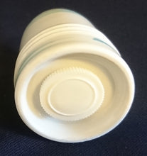 Lade das Bild in den Galerie-Viewer, PFEFFERSTREUER "Friesland" - Porzellan, Abstraktes Geometrisches Linien Dekor