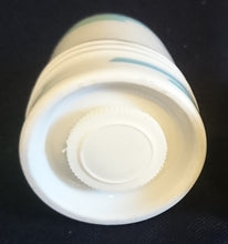 Lade das Bild in den Galerie-Viewer, 2er Set SALZ~ & PFEFFERSTREUER "Friesland" - Porzellan, Abstraktes Geometrisches Linien Dekor