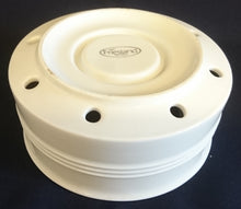 Lade das Bild in den Galerie-Viewer, STÖVCHEN "Friesland" - Porzellan, Abstrakt Geo Linien Relief Motiv Dekor