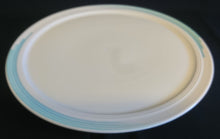 Lade das Bild in den Galerie-Viewer, TORTEN~ SERVIERPLATTENTELLER "Friesland" - Porzellan, Abstraktes Geometrisches Linien Dekor