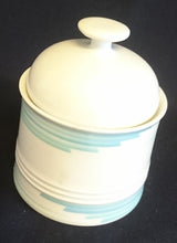 Lade das Bild in den Galerie-Viewer, ZUCKERDOSE MIT DECKEL "Friesland" - Porzellan, Abstraktes Geometrisches Linien Dekor