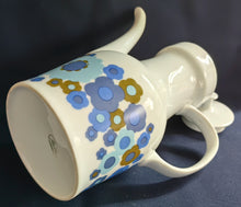 Lade das Bild in den Galerie-Viewer, MOCCA~ KAFFEEKANNE MIT DECKEL - Porzellan, Flora Blumenblüten Pflanzen Motiv Dekor