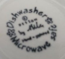 Lade das Bild in den Galerie-Viewer, MOCCA UNTERTASSE - Keramik / Steingut, Einfärbiges Breiter Rand Motiv Dekor