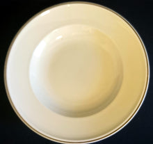 Lade das Bild in den Galerie-Viewer, SUPPENTELLER - Porzellan, Breiter Goldrand Motiv Dekor (BC)