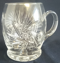 Lade das Bild in den Galerie-Viewer, GETRÄNKE~ PILSGLAS - 24% Pbo Bleikristall, Flora Blumenblüten Oktogramm Achtstern Motiv Dekor
