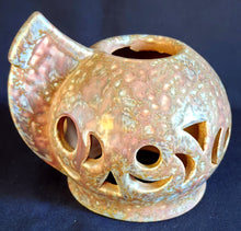 Lade das Bild in den Galerie-Viewer, 3er Set WINDDUFT TEELICHTHALTER - Keramik / Steingut, Farblich Meliertes Durchbrochen Kreise Sichel Dreieck Motiv Dekor