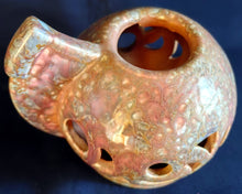 Lade das Bild in den Galerie-Viewer, 3er Set WINDDUFT TEELICHTHALTER - Keramik / Steingut, Farblich Meliertes Durchbrochen Kreise Sichel Dreieck Motiv Dekor