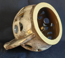 Lade das Bild in den Galerie-Viewer, 3er Set WINDDUFT TEELICHTHALTER - Keramik / Steingut, Farblich Meliertes Durchbrochen Kreise Sichel Dreieck Motiv Dekor